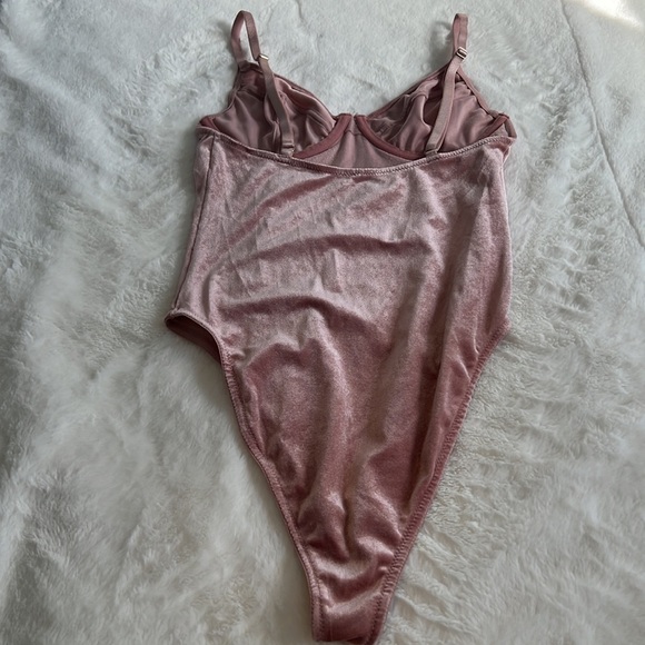 Rose Gold underwire one piece bodysuit - Picture 3 of 4